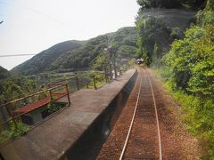 ＃4　長谷駅を通過します。

この駅には、
江津方面行きが1日3本、
三次方面行き2本しか停まりません。

秘境駅にランクされ、愛好家の方には有名な駅です。