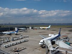 羽田空港でお昼にお蕎麦を食べて
その後はご主人は飛行機撮影に・・・・（笑）

私はぼーーーっとしていました（笑）