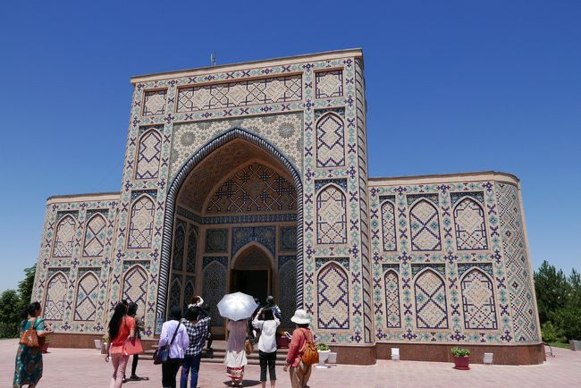 続いて、ウルグベク天文台跡へ。<br />先に博物館を見学します。