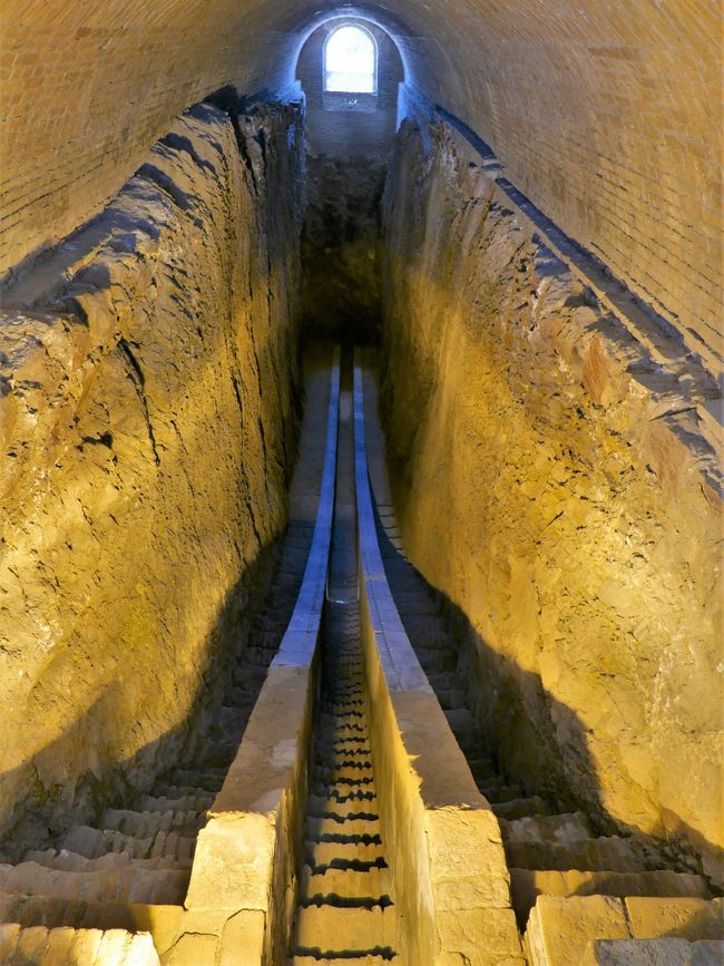 六分儀の地下部分だけが残っています。<br />当時の六分儀は高さ40ｍ、長さ63ｍもあったそうです。