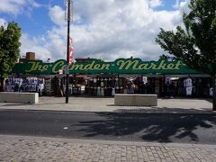チェックアウト後、Camden Marketに行ってみました。