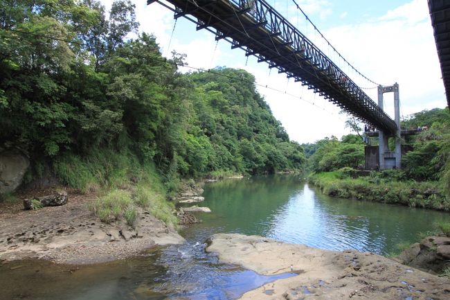 時折吹く風が蒸し暑さを一瞬忘れさせてくれます。