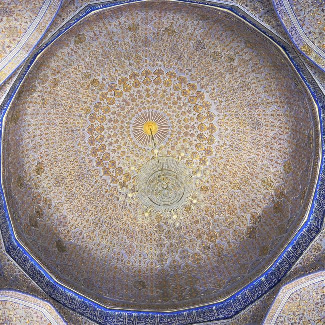 最後にもう一度、輝く天井を見て退出しました。