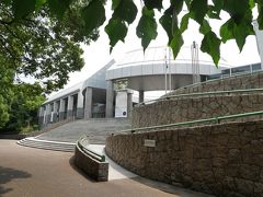 ようやく広島市現代美術館の建物が見えて来ましたよ。