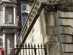 サンフランシスコ教会　　中は大変豪華でした