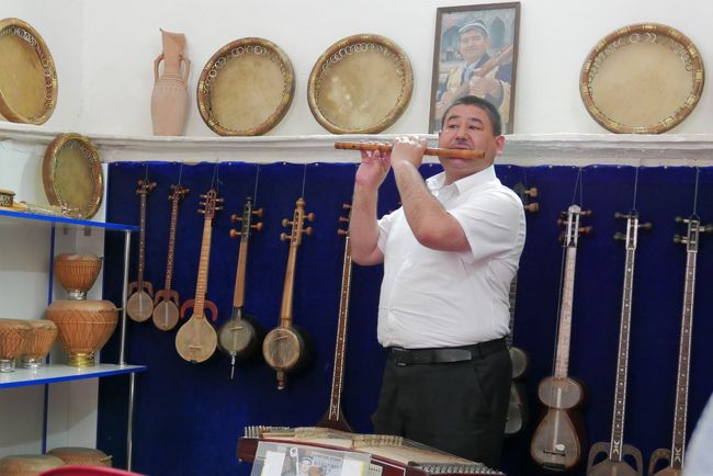 演奏を聞かせてくれました。