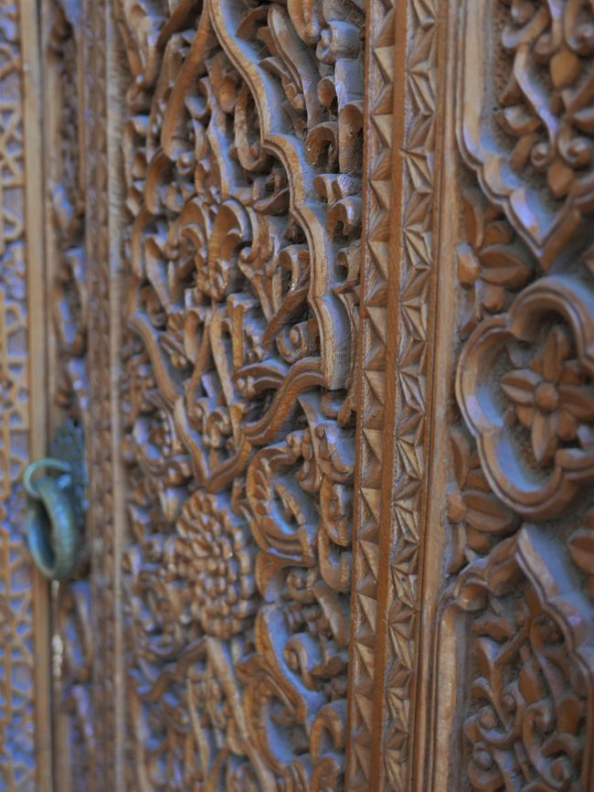 フジャ･アフマッド廟の扉。