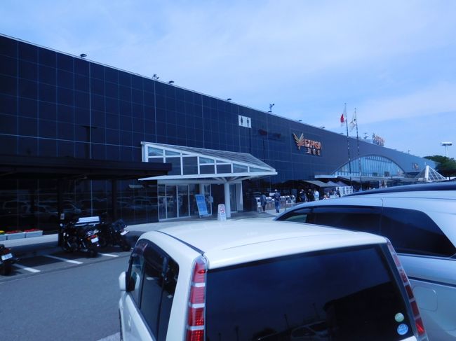 混雑する前にと　海老名サービスエリアで休憩です