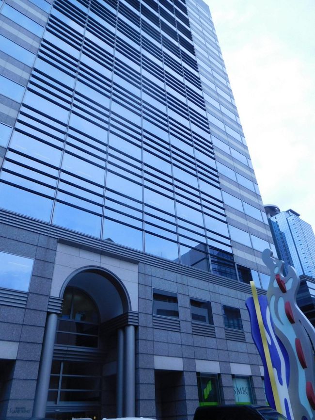 この地下駐車場に車を停めて<br /><br />24時間最大料金があるのが助かります<br />但し　24時間までに一度出庫しないと　24時間料金は一度だけです<br />ただし　地下一階で　出て　そのまま再び入れるので　道に迷いませんでした。