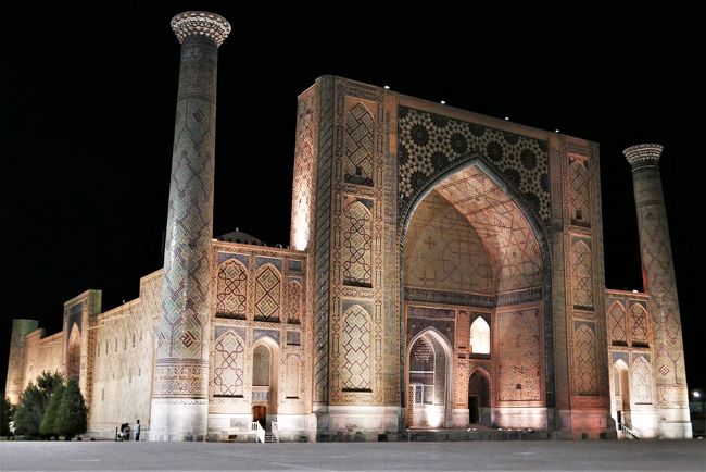 ウルグベク･マドラサ。