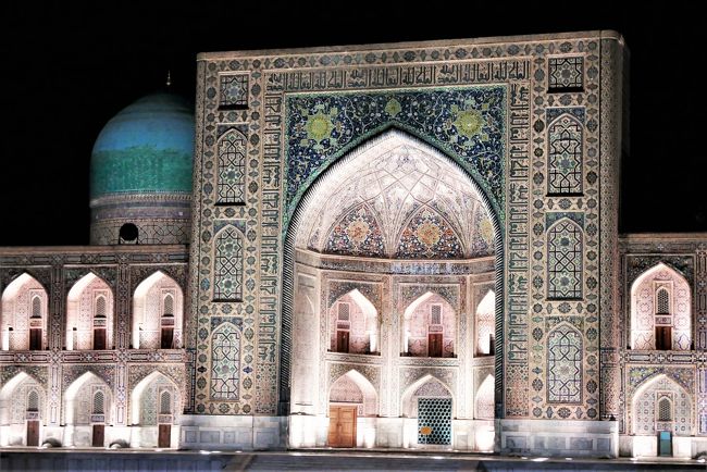 ティラカリ･マドラサのアップ。