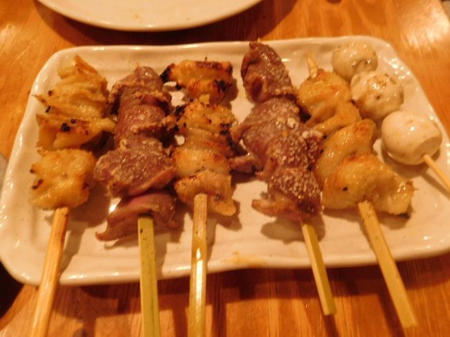 焼き鳥<br /><br />写真撮って居る間なんてなかった<br /><br />ラストオーダーですって来たから<br />私の分　あと生三杯ね！<br /><br />こうして一日目の夜が更けていくのでした<br />