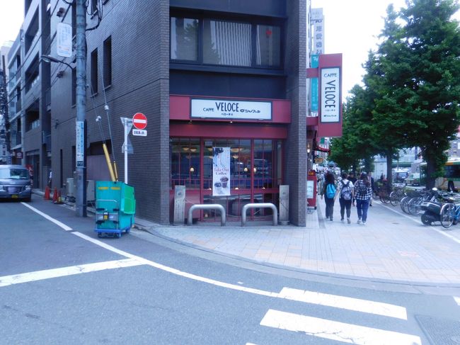 さて　朝食場所探しです<br /><br />マクドナルドと　吉野家以外で探したいのですが<br /><br />先ず開いて居る店が無い