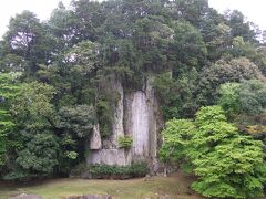 室生寺から離れて、大野寺前でバスを降りました。

大野寺の摩仏。
造った方の苦労を想像します。
大きかった～！
