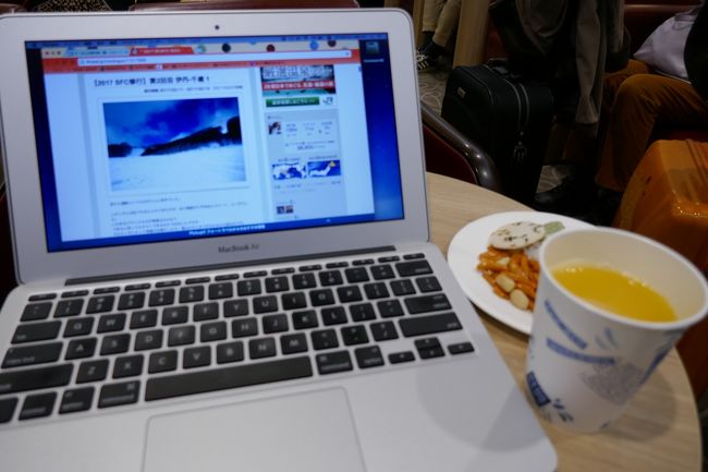 おなかタプタプなのにまたオレンジジュースを飲んじゃった・・