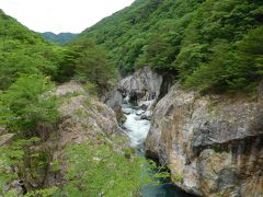 折り返し地点のむささび橋からの眺め。
大きな岩が続いている。
昔の人が「龍王峡」と名付けたのも分かる気がする。