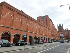 セントパンクラス（St. Pancras）駅の外観。
