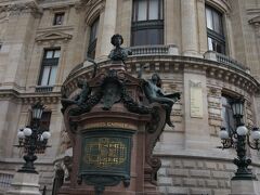 悩んだ結果、オペラガルニエの見学に。

ミュージアムパスは使えないけど、もう元はとれたので良しということに。