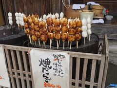 名物、じゅうねんの焼き団子です。
１本300円。

じゅうねんみその味は好き好きだと思いますが、私は苦手だったりします(^_^;)