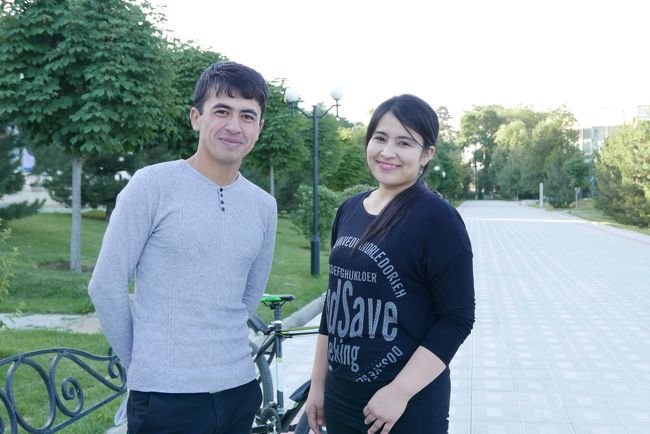 歩いていたら、外語大の学生さんに声を掛けられました。<br />あいさつ程度の日本語を教えたり、スマホに保存した日本の風景写真を見せたら喜ばれました。