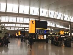 ヒースロエクスプレスでヒースロー空港。
Tubeの窓口でオイスターカードも返して返金してもらった。
元々少し残ってた現金と返金でまた現金が増えたので免税店で買い物してたら全然ゆっくりできなかった。
ちなみに昨夜テロがあったけど街も空港も特別物々しい雰囲気ではなかった。