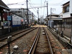 江ノ電に乗ります。
江ノ島駅にて。