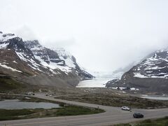 真ん中が、コロンビア大氷原