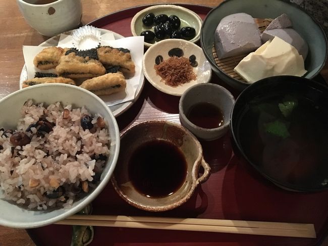黒豆づくしの黒豆御膳をいただきました。<br />豆好きにはたまりません！