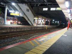 ＪＲ稲荷駅はちょっと夏の匂いがしました。

空いている奈良線で京都駅で。