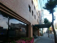 ２泊お世話になる“名古屋クラウンホテル”。
なぜここを選んだのかと言うと、
唯一温泉のあるホテルだから！
ビジネスホテルで温泉に入れるのは嬉しいです！！