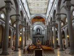 メディチ家礼拝堂（Cappelle Medicee）に行きたかったのですが、時間切れでした。来たのはサン・ロレンツォ教会。