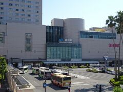 空港から約３０分、徳島駅前に到着。