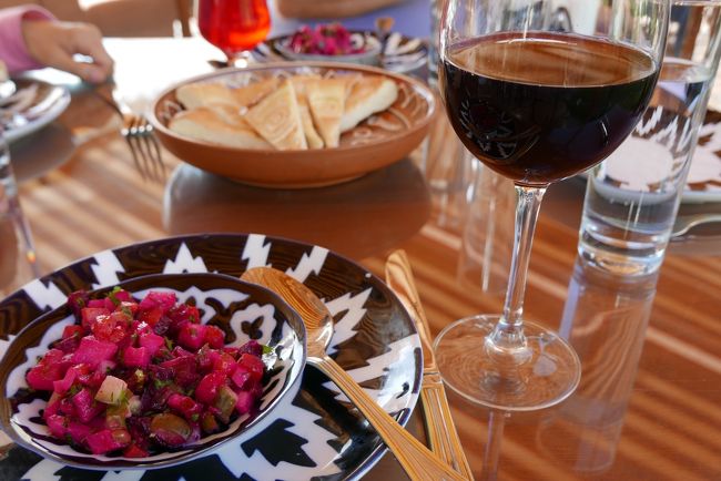 今回はビールでなく赤ワイン。<br />飲みやすい味でした。