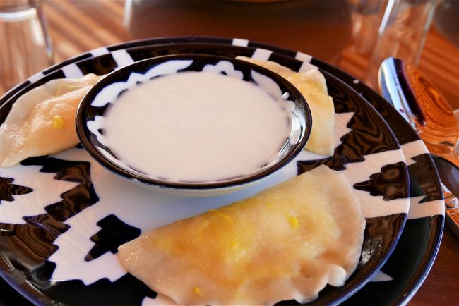 大きな餃子のよう。