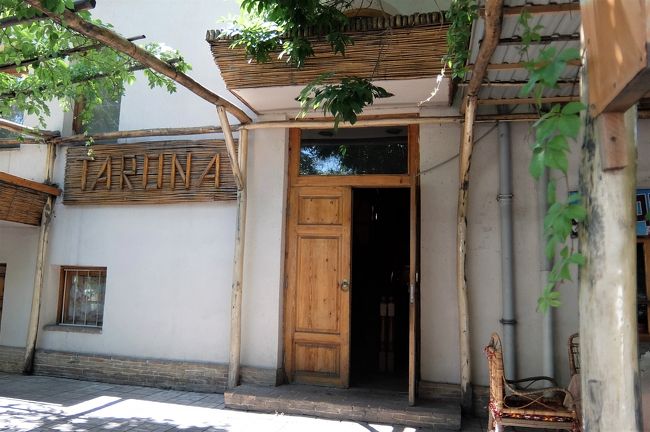 こちらで昼食です。