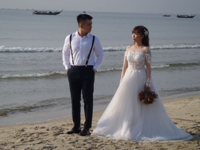 二人の世界に没頭しているようだが・・・<br />お二人さん・どうかこの先もお幸せに！