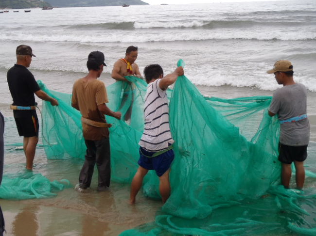 網を最後まで引き上げる。そして・・・