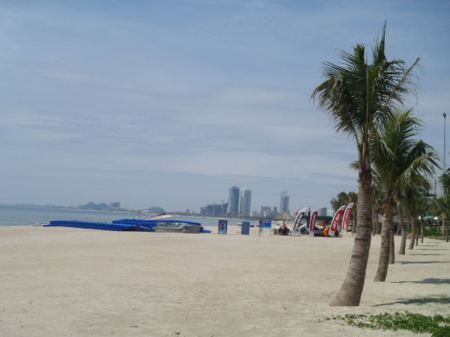 何時も元気に散策しているのだが・・・<br />まさか熱中症の前触れの症状か？<br />今回の旅行も天候に恵まれ過ぎて暑い日が続いていたからな～