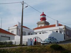 　レガレイラ宮殿からけっこうくねくねした道を30分程でロカ岬に着きました。駐車場はバスターミナルのそばに無料で停められます。


