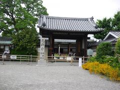 食後は興福寺へ

元興寺極楽坊(世界遺産）
http://www.gangoji.or.jp/tera/jap/link/link.html

時間がないので先に進みます