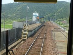 途中駅の宍喰（ししくい）駅。
駅名標には「徳島県最南端の駅」と書いてある（撮り損ねた）。

この鉄道の本社がある駅で、ここを始発・終点とする列車もある。