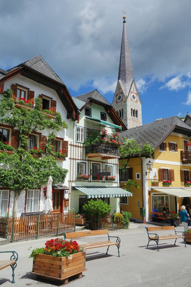 ハルシュタットの町は、いつもこのプロテスタント教会が顔を出します。