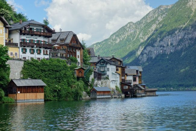 先ほど滝が見えたので、そちら方向へ行ってみます。<br />