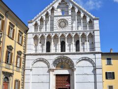 サンタ カテリーナ ディ アレッサンドリア教会（Chiesa di Santa Caterina d'Alessandria）
正面の扉が開いていた教会でした。


