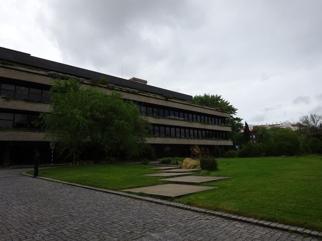 翌朝、グルベンキアン美術館を見学