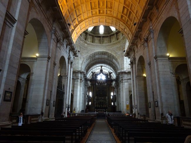 サン・ヴィセンテ・デ・フォーラ教会を見学