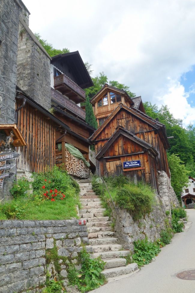 カトリック教会は高台にあり、とりあえず階段を登って行ったらたどり着けそう。