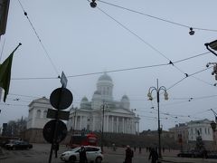 霧にかすんで、ヘルシンキ大聖堂が見えてきました。