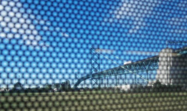 カナダに通じるアンバサダー橋