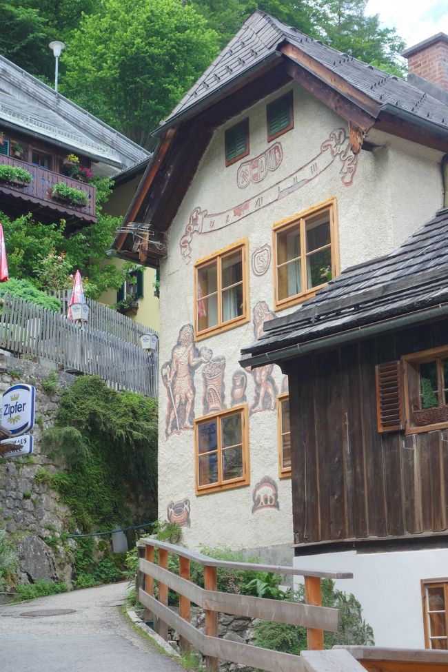 壁画が描かれているお家もあった。